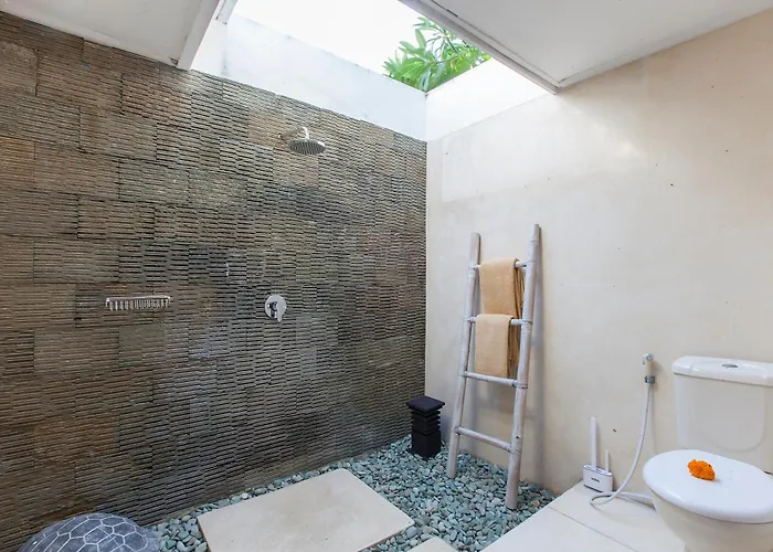 Villa Private 3br With Pool - Quiet & Spacious - Near & Legian Seminyak